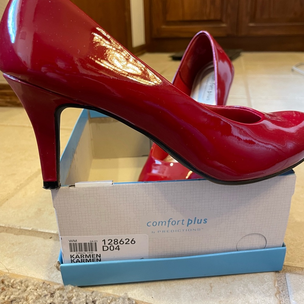 **** UNABLE TO DROP PRICING ANY LOWER**** Red Karmen Comfort Plus Pumps